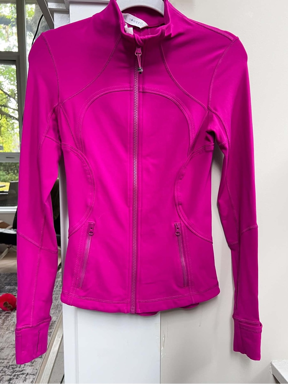 Lululemon - Picture 2 of 6